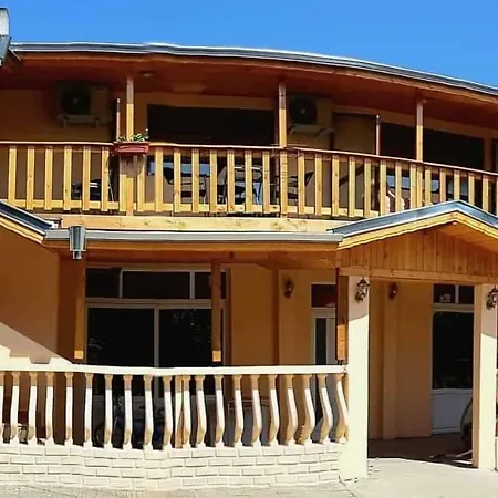 Dimitrovi Family Guest house